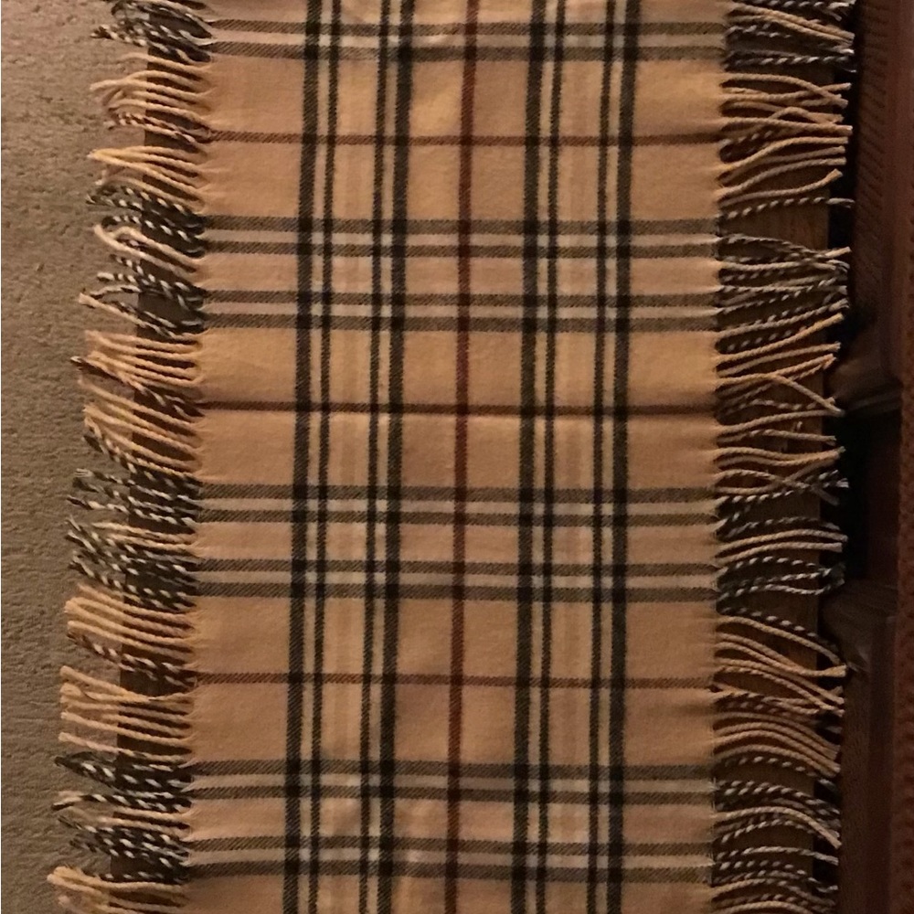 V Frass Plaid Scarf